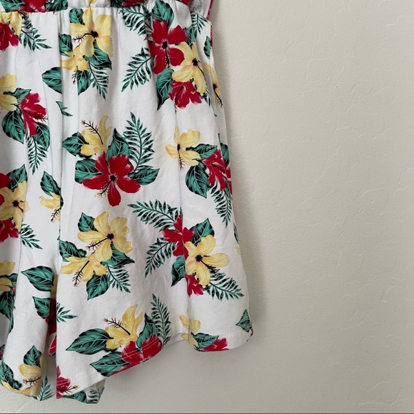 ✨SOLD✨Guess Womens Tropical Floral Romper Size 12 - Picture 5 of 8